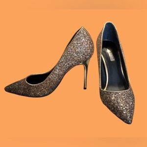 ⭐️NEW! GUESS DESIGNER HEELS!! GOLD, SPARKLES! STUNNING!! SIZE 6.5